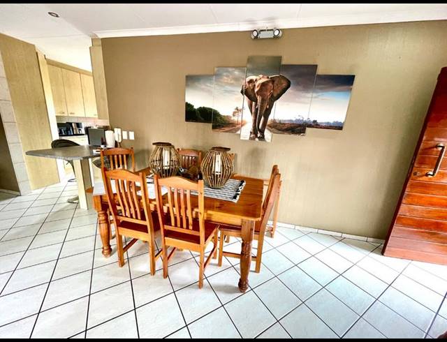 2 BEDROOM TOWNHOUSE FOR SALE IN NOORDHEUWEL